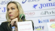 Тони Зетова куфее след боя над Южна Корея