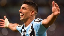 Бразилци не пуснаха Суарес при Меси