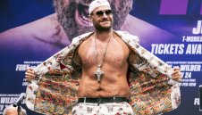 И най-значимата победа на Тайсън Фюри на ринга е...