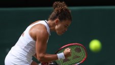 Паолини, Пегула и Гоф на ¼-финалите в Щутгарт