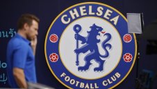След провала с откривателя на Холанд: Челси си заплю нови кандидати за спортен директор