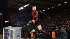 Черешките не простиха и на Евертън, Вила надви Лестър