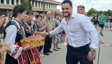 Ще лети ли Карлос Насар за Бахрейн? Голяма новина за родните щанги!