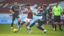 Астън Вила удари Арсенал с ранен гол