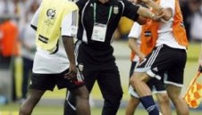 Бой след дузпите между  Германия и Аржентина