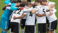 Треньорът на Дортмунд се моли Фулъм да не изпадне