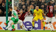 Милан се добра до точка срещу Бетис + ВИДЕО