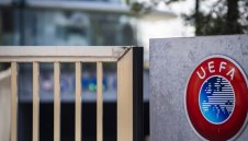 Глътка въздух: УЕФА захранва родни клубове със сериозни суми
