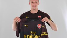 ОФИЦИАЛНО: Арсенал привлече Лено