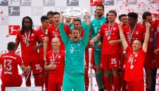 Радост в Мюнхен: Нойер ще е титуляр срещу "биковете"