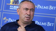 Мъри Стоилов размаха пръст на играчите на Левски
