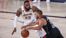 Eзерняците разбиха отново Хюстън и затвориха серията