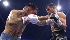 Ломаченко е новият световен шампион в лека категория след бой над Камбосос