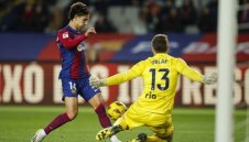 Барса обмисля оферти за Феликс и Кансело