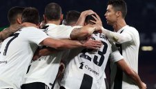 Трилър на "Сан Паоло": Хегемонът Ювентус нашляпа Наполи и докосва "осмата" + СНИМКИ