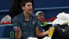 Голям крах за Джокович, изпусна почти спечелен мач и отпадна в Доха