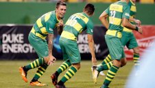 Жоро Метъла с нов гол в САЩ, успя да изравни "брадат" рекорд