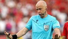 Италианските медии съсипаха съдията Тейлър: "Моуриньо беше прав"