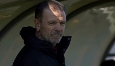 Стойчо Младенов гласял трима от болните за титуляри