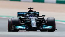 Валтери изненада Люис и грабна полпозишъна