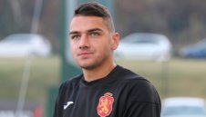 Националният страж Димитър Евтимов е желан от родните грандове