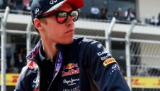 Данийл Квят се завръща във Формула 1