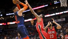 Серията на Уестбрук продължи, но Пеликаните удариха ОКС