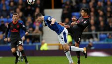 Инфекция прати титуляр на Евертън в болница 