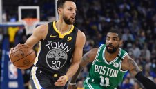 Невероятен Стеф спечели дуела с Кайри