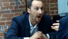 Дамата на Адамс взе акъла на Топалов