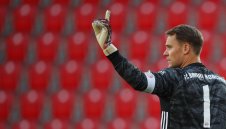 Нойер ще играе до 40 години като Дино Дзоф