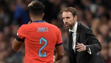 Възстановяващият се Рийс Джеймс носи главоболие на Саутгейт