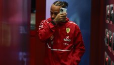 Да говори по-малко? Хамилтън се сопна на боса на Ферари