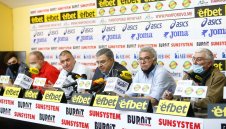 Допинг-скандалът в плуването продължава