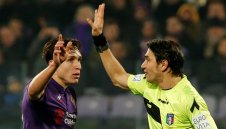 Неприятен момент: Звездата на Фиорентина катастрофира