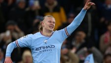 Байерн трепери, головата машина Халанд тренира