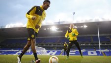 Венгер ще чупи касата заради Обамеянг