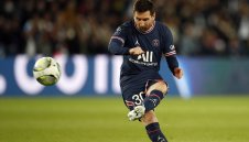 Почетино: Меси е на едно ниво с Марадона