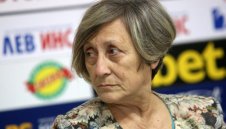 Испанци кръстиха клуб по гимнастика на Нешка Робева
