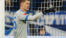 Вратарят на Шалке напуска без пари