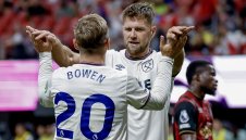 Хименес ще се оперира, Милан посяга съм Фулкруг