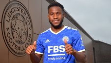 Лисиците върнаха крило на Острова