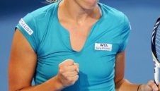 Канепи размаза Хантухова на финала в Бризбейн