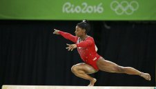 Чудото Байлс и Винъс: Не сме зобали допинг!