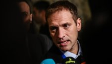 Стенли: Корупцията и личният интерес все още са ракови метастази