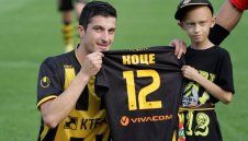 Голямата победа на едно малко "канарче" + ВИДЕО