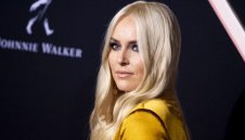 И секси Линдзи написа книга