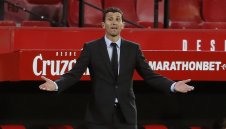 Валенсия уволни треньора след загубата от Барса