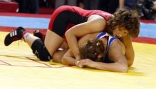 Златева е на полуфинал в Лондон