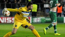 "Старата госпожа" флиртува с Влади Стоянов